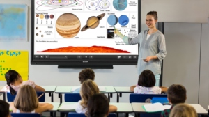 How Technology is Helping in Education Field?