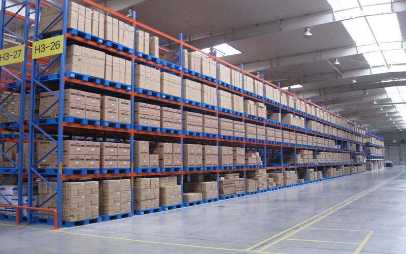 How to Safely Handle and Store Plastic Pallets?